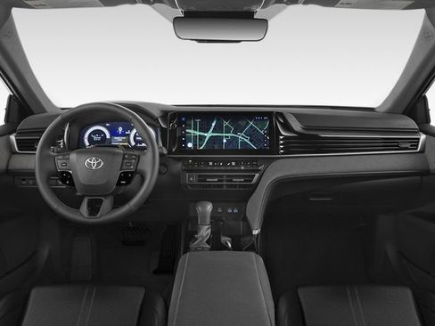 Used 2025 Toyota Camry XLE AWD/4WD image 3