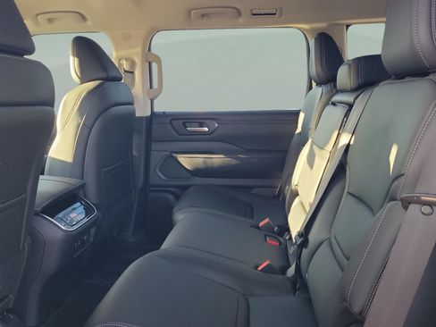 New 2026 Nissan Armada SV image 10