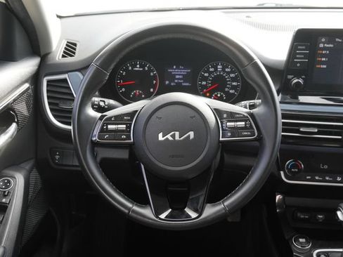 Used 2023 Kia Seltos S FWD image 16