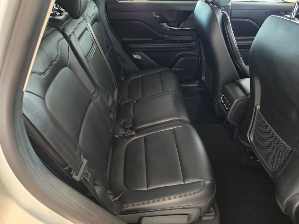 Used 2023 Lincoln Corsair AWD image 10