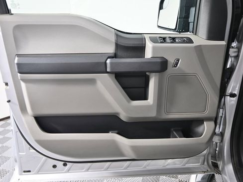 Used 2017 Ford F150 XL w/ Equipment Group 101A Mid AWD/4WD image 18