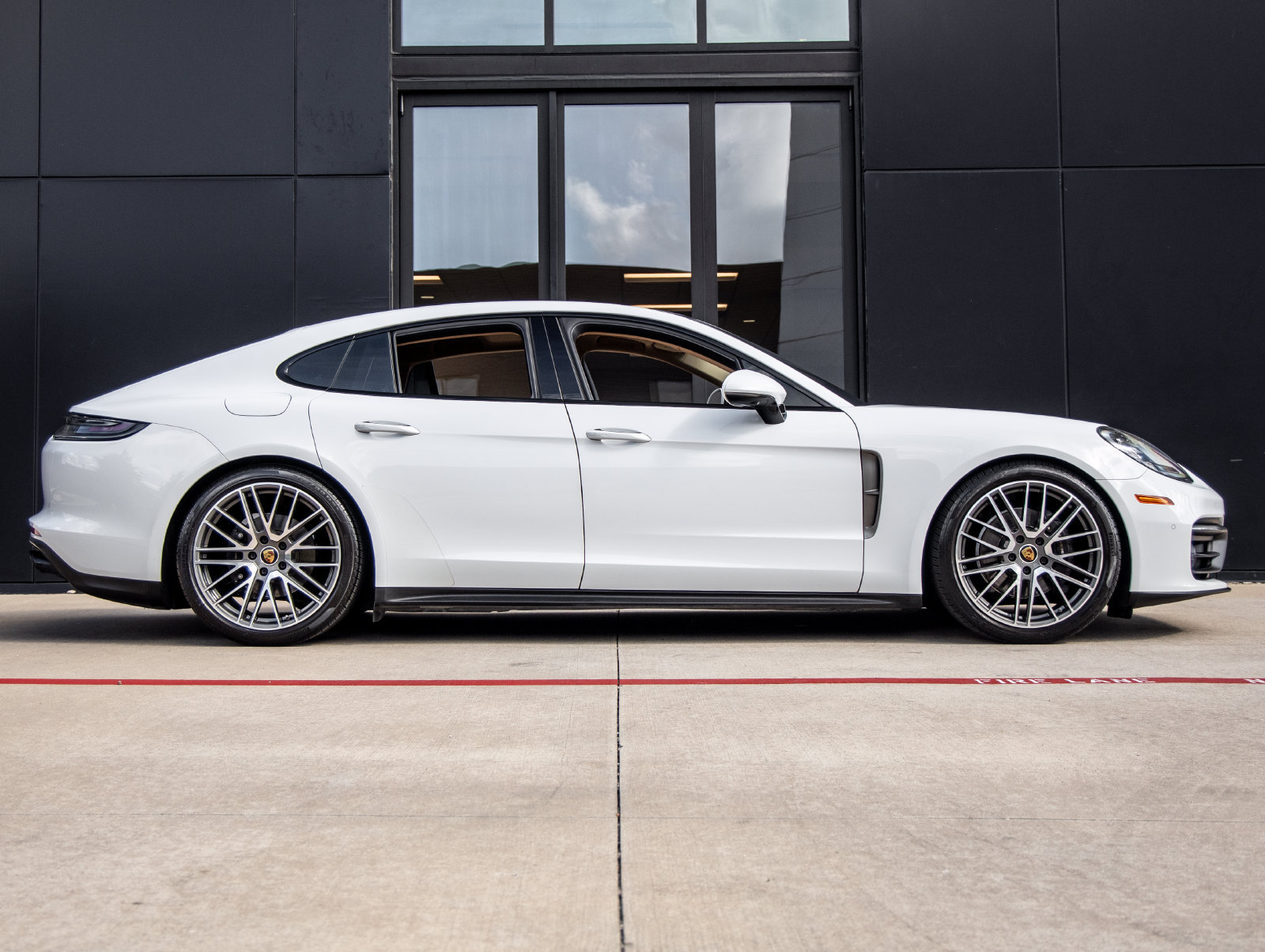 Certified 2023 Porsche Panamera Platinum Edition RWD image 12