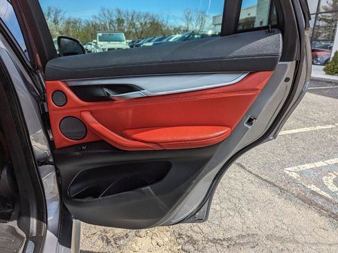 Used 2018 BMW X6 xDrive50i w/ M Sport Package AWD/4WD image 36