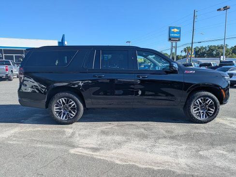 Certified 2025 Chevrolet Suburban Z71 AWD/4WD image 3