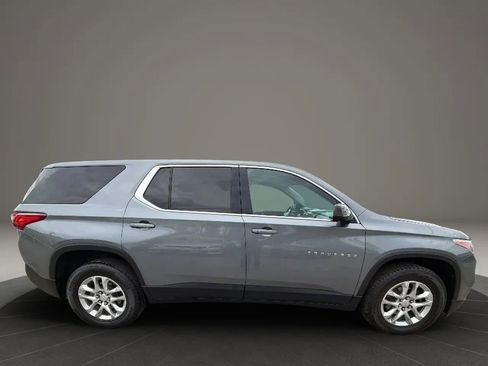 Used 2020 Chevrolet Traverse LS FWD image 4