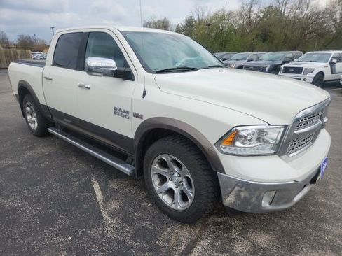 Used 2018 RAM 1500 Laramie AWD/4WD image 1
