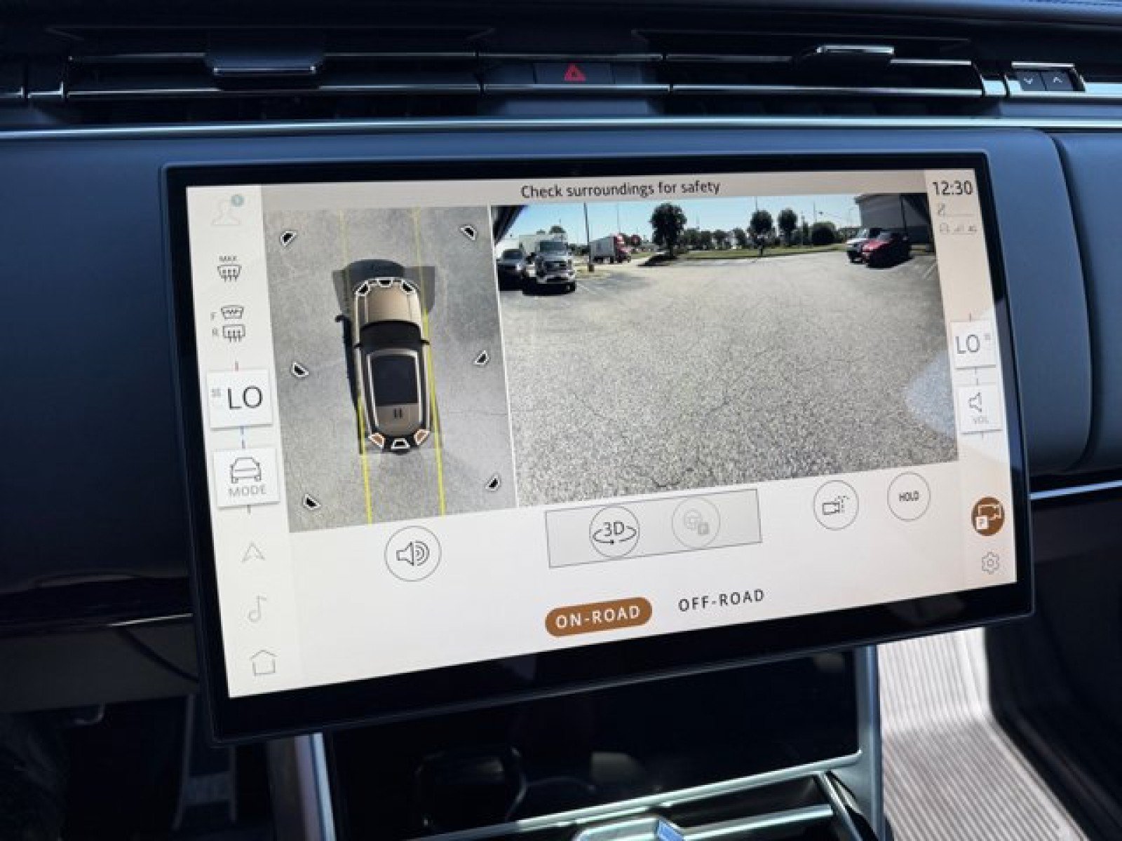 Certified 2025 Land Rover Range Rover SE AWD/4WD image 17