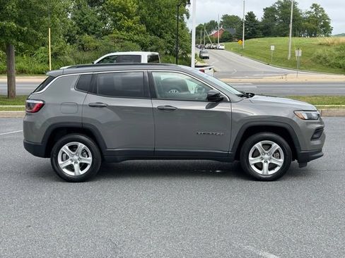 Used 2023 Jeep Compass Latitude AWD/4WD image 14