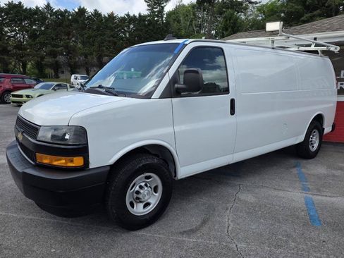 Used 2019 Chevrolet Express 2500 Extended w/ Driver Convenience Package RWD image 6