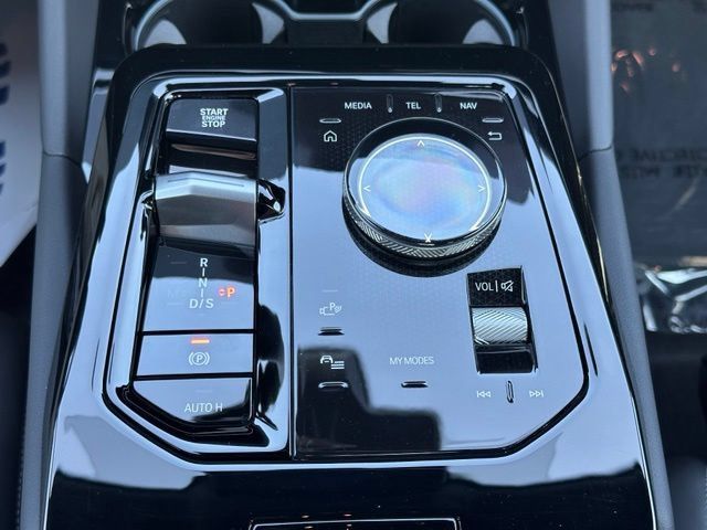 Certified 2024 BMW 530i xDrive w/ M Sport Package AWD/4WD image 21