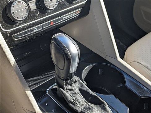 Used 2022 Volkswagen Atlas SE w/ Black Wheel Package image 12