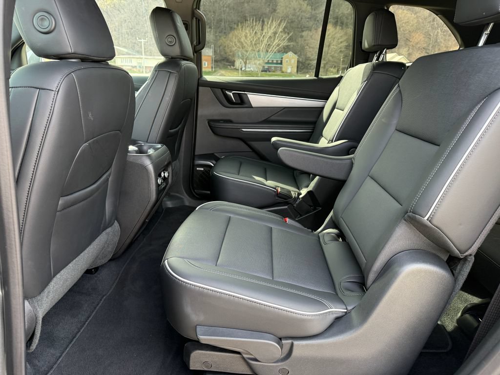 Used 2025 Buick Enclave Preferred AWD/4WD image 34