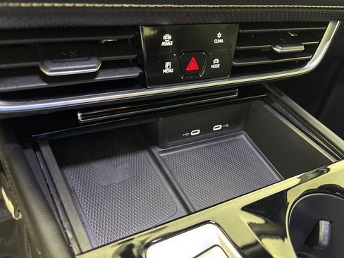 Used 2024 Volkswagen Atlas Cross Sport SE FWD image 40