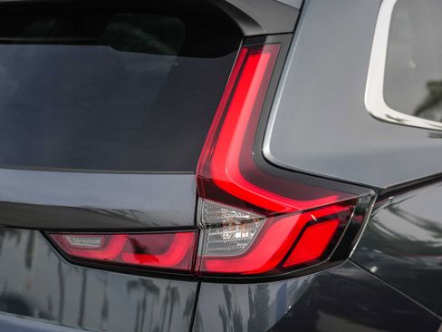 Used 2025 Honda CR-V EX-L image 11