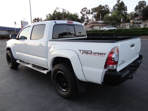 Used 2015 Toyota Tacoma PreRunner image 4