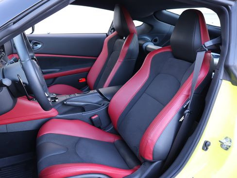 Used 2024 Nissan Z Performance w/ Floor Mat Package image 2