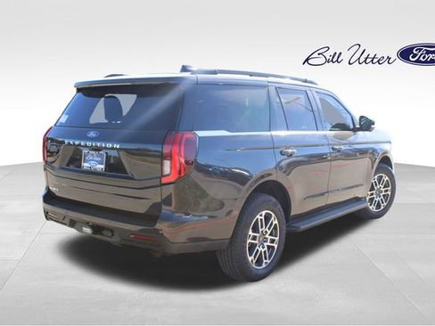 New 2025 Ford Expedition Active image 3