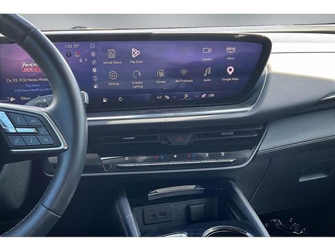 Used 2025 Buick Envision Preferred AWD/4WD image 9