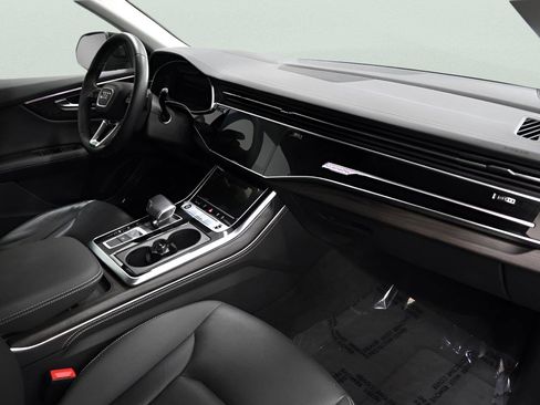 Used 2023 Audi Q8 Prestige AWD/4WD image 21