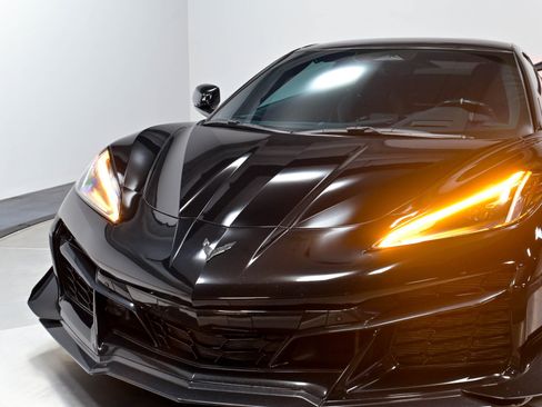 Used 2025 Chevrolet Corvette Z06 RWD image 76