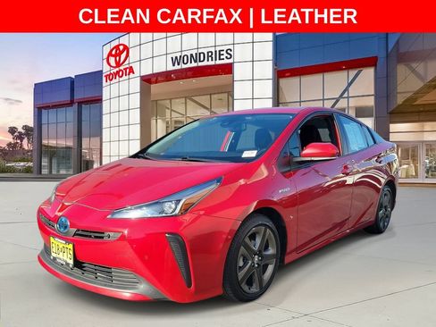 Used 2021 Toyota Prius XLE FWD image 2