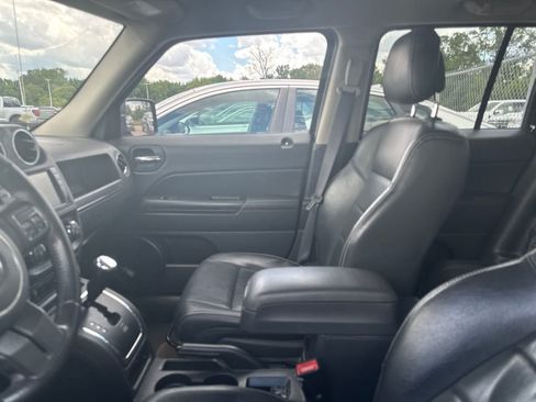 Used 2017 Jeep Patriot High Altitude AWD/4WD image 31