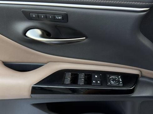 Used 2025 Lexus ES 350 w/ Premium Package FWD image 22