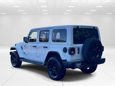 Used 2021 Jeep Wrangler Unlimited Sahara AWD/4WD image 4