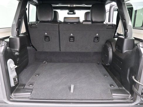 Used 2023 Jeep Wrangler Rubicon w/ Safety Group image 10