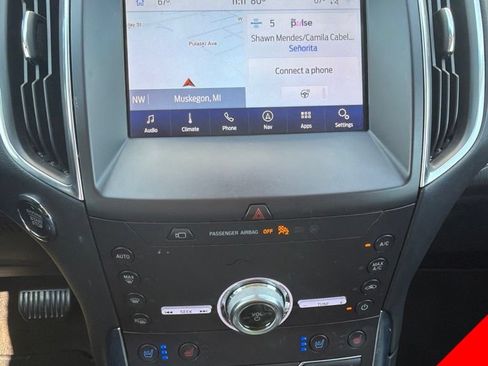 Used 2020 Ford Edge Titanium w/ Equipment Group 301A AWD/4WD image 5