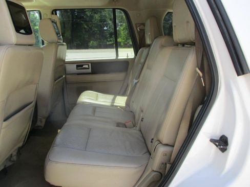 Used 2013 Ford Expedition XLT RWD image 14