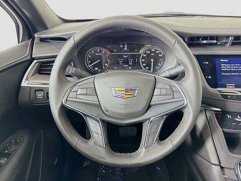 New 2026 Cadillac XT5 Luxury image 11