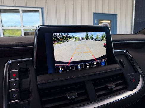Used 2022 Chevrolet Tahoe LT w/ Luxury Package AWD/4WD image 18