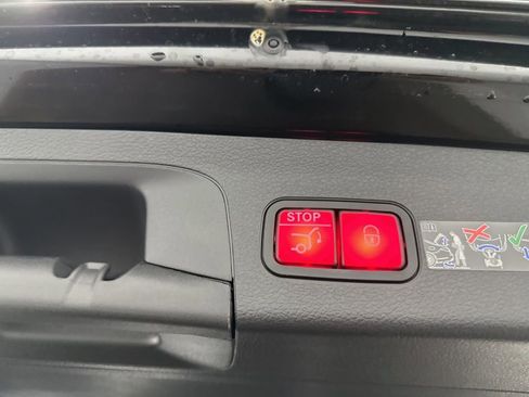 Used 2026 Mercedes-Benz GLS 450 4MATIC image 28