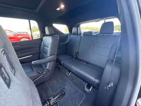 Used 2024 Chevrolet Traverse RS w/ LPO, Floor Liner Package FWD image 15