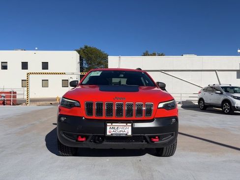 Used 2021 Jeep Cherokee Trailhawk image 3