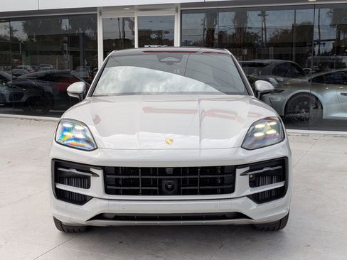 New 2026 Porsche Cayenne GTS image 6