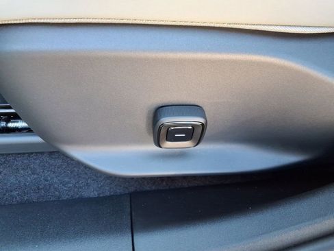 New 2025 Volvo EX30 Plus w/ Protection Package Premier image 12