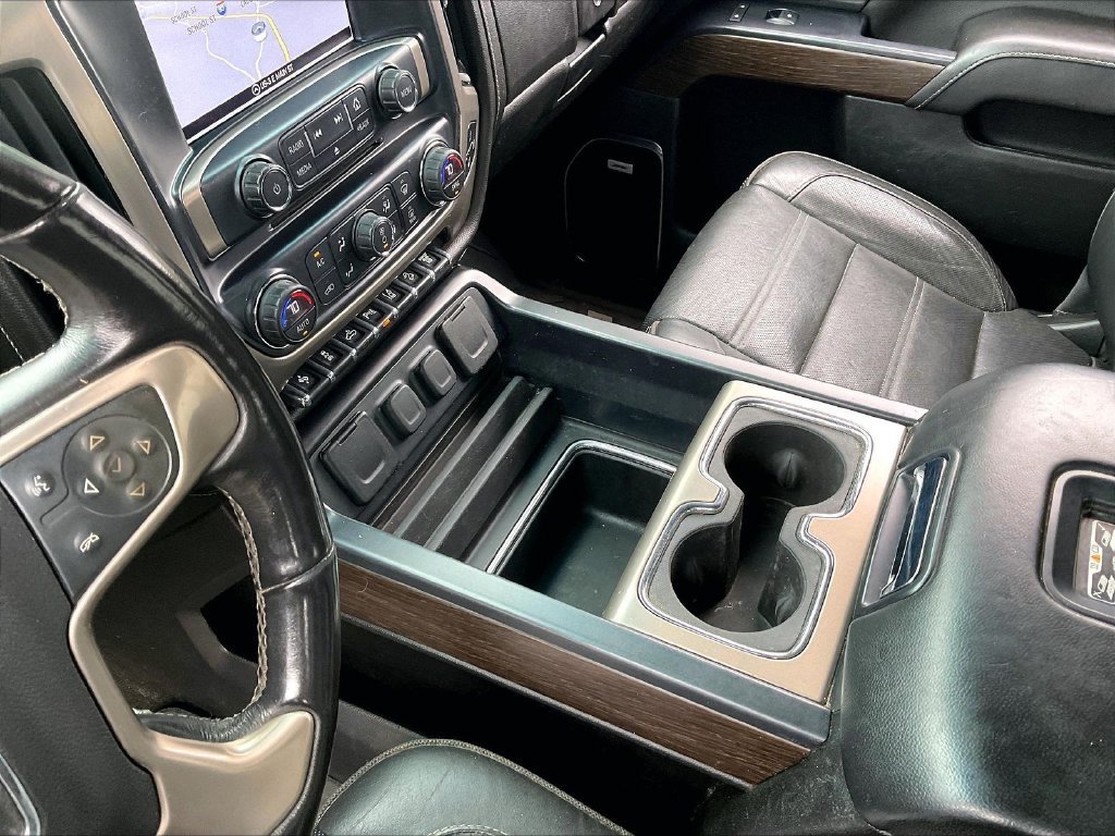 Used 2018 GMC Sierra 2500 Denali w/ Duramax Plus Package AWD/4WD image 19