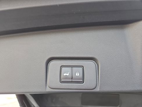 Used 2023 Nissan Rogue SL w/ SL Premium Package image 14