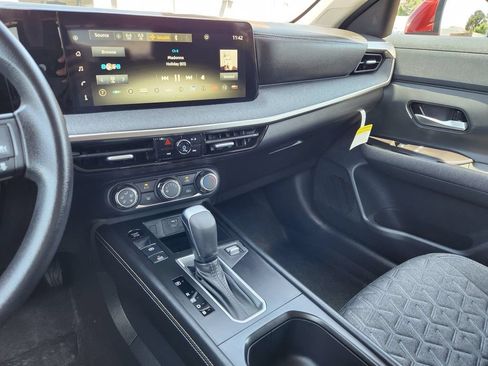 Certified 2025 Nissan Kicks SV AWD/4WD image 15
