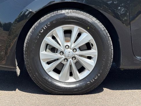 Used 2018 Kia Sedona LX w/ LX Essentials Premium Package FWD image 32