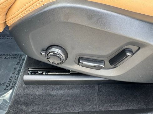 Used 2022 Volvo XC60 B5 Inscription w/ Climate Package image 19