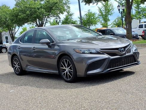 Used 2022 Toyota Camry SE FWD image 7