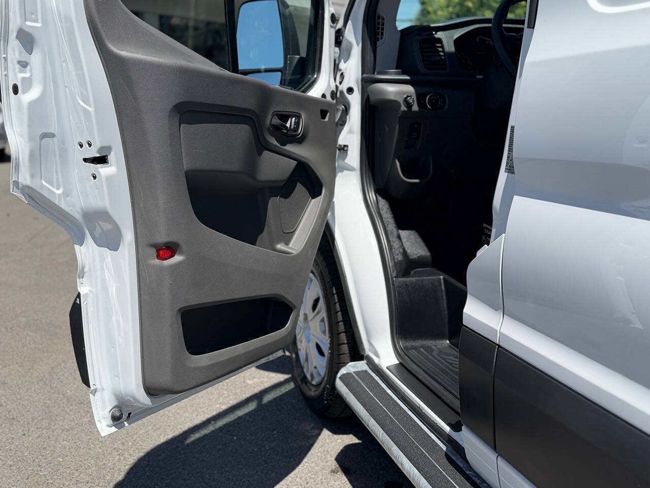 Used 2025 Ford Transit 250 Low Roof w/ Exterior Upgrade Package RWD image 48