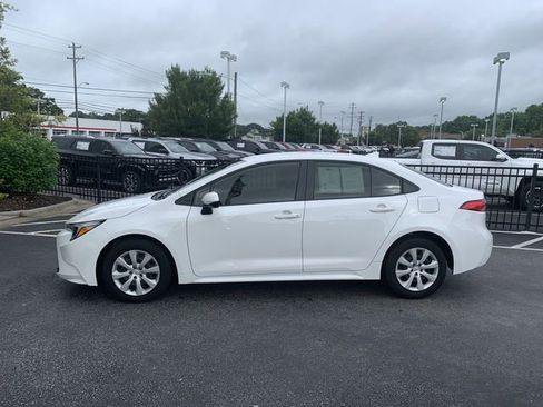 Certified 2024 Toyota Corolla LE FWD image 5