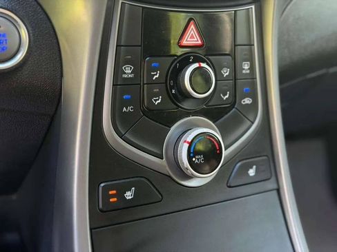 Used 2016 Hyundai Elantra Value Edition FWD image 17