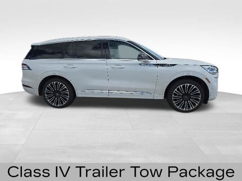 Used 2024 Lincoln Aviator Black Label w/ Dynamic Handling Package AWD/4WD image 3