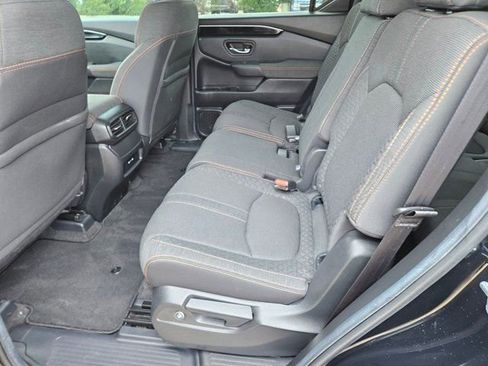 Used 2025 Honda Pilot Sport image 10