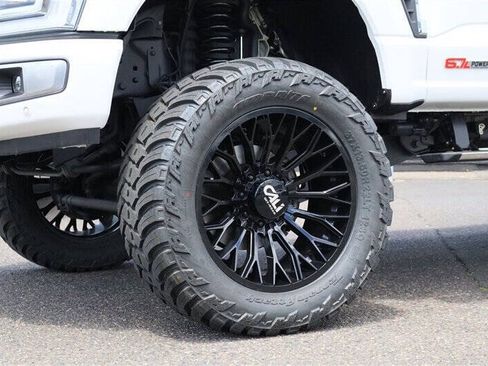 Used 2024 Ford F350 Platinum w/ Tremor Off-Road Package AWD/4WD image 14